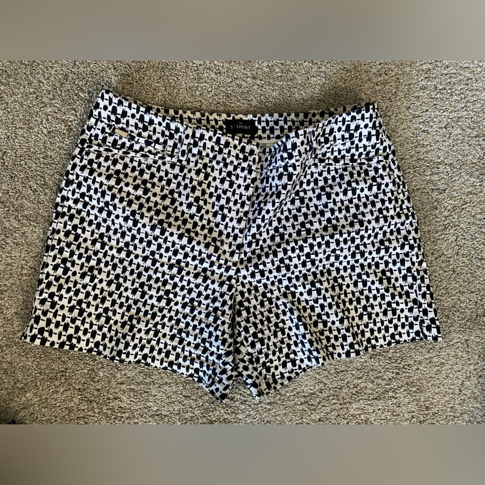 Accepting Offers- WHBM Black and White Shorts